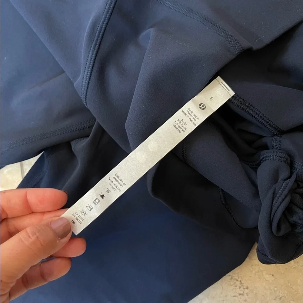 NWT lululemon Align HR crop 21”